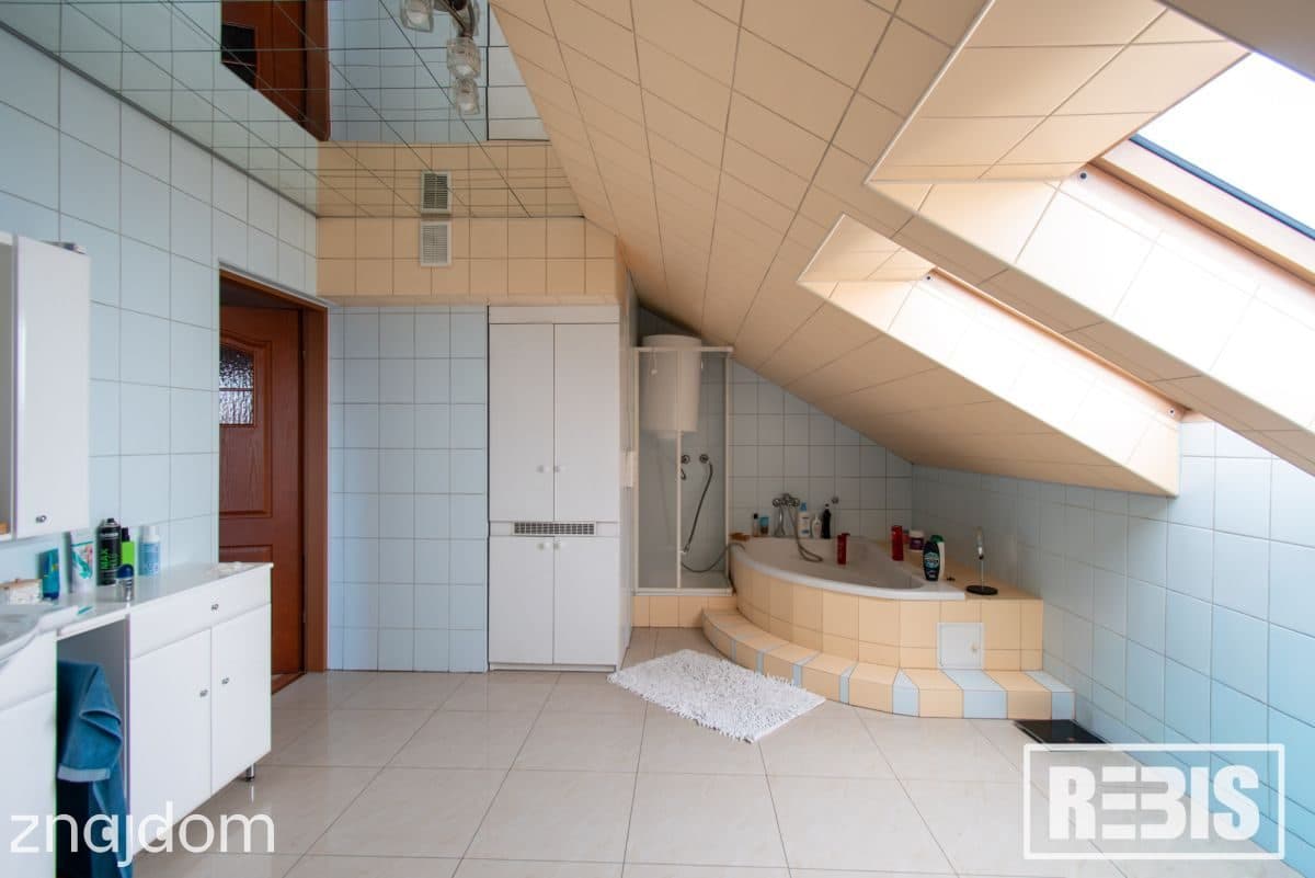 Dom ok 400m2 + hala 300 m2, Działka 25a, Rączna - zdjęcie 9