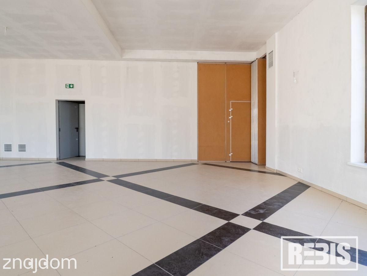 Nieruchomość komercyjna 1107 m², działka 1,1 ha - zdjęcie 8