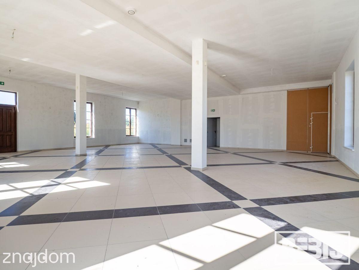 Nieruchomość komercyjna 1107 m², działka 1,1 ha - zdjęcie 6