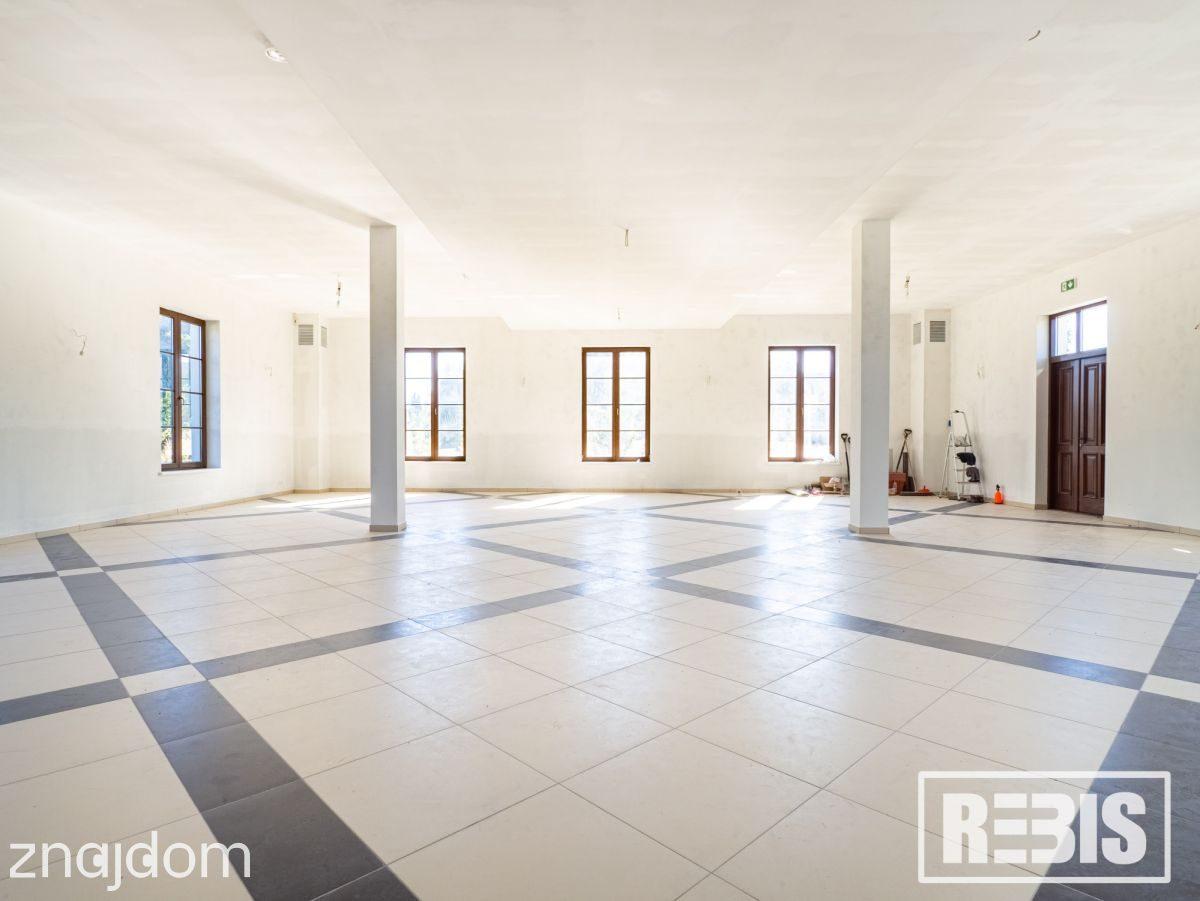 Nieruchomość komercyjna 1107 m², działka 1,1 ha - zdjęcie 7