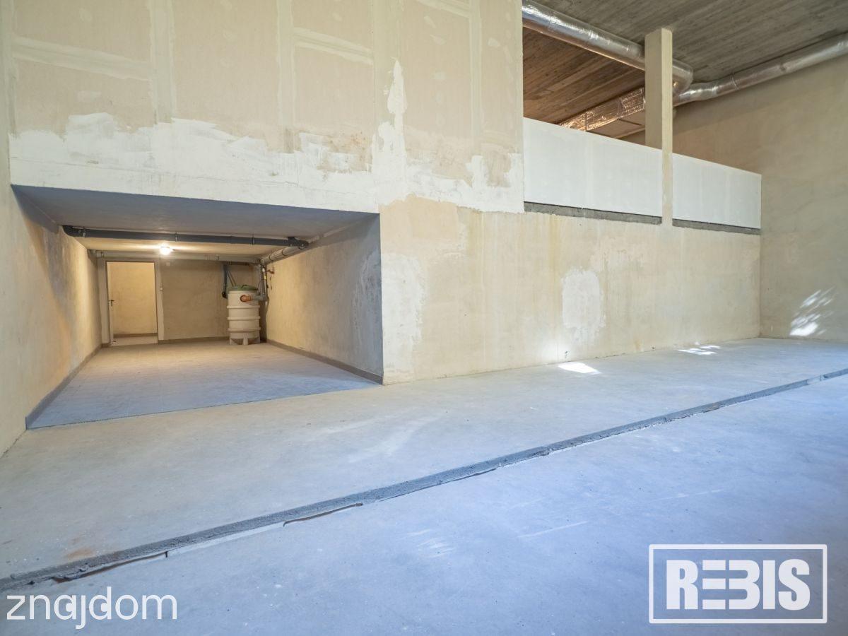Nieruchomość komercyjna 1107 m², działka 1,1 ha - zdjęcie 15