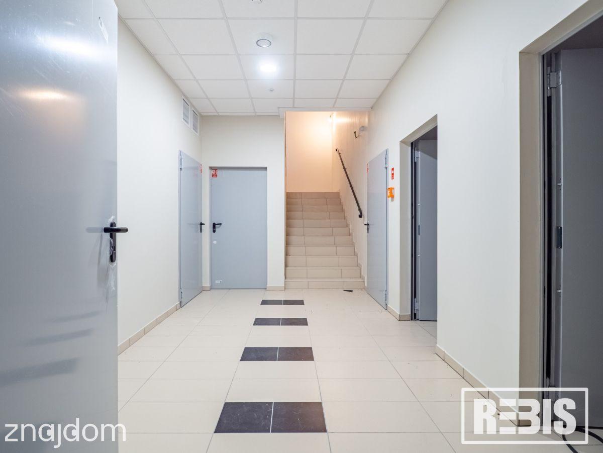 Nieruchomość komercyjna 1107 m², działka 1,1 ha - zdjęcie 20