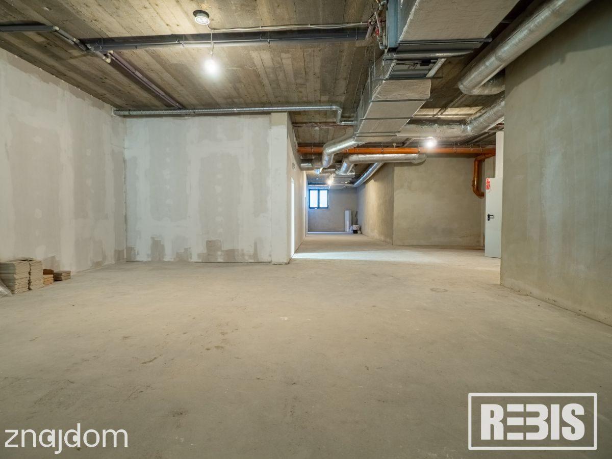 Nieruchomość komercyjna 1107 m², działka 1,1 ha - zdjęcie 17