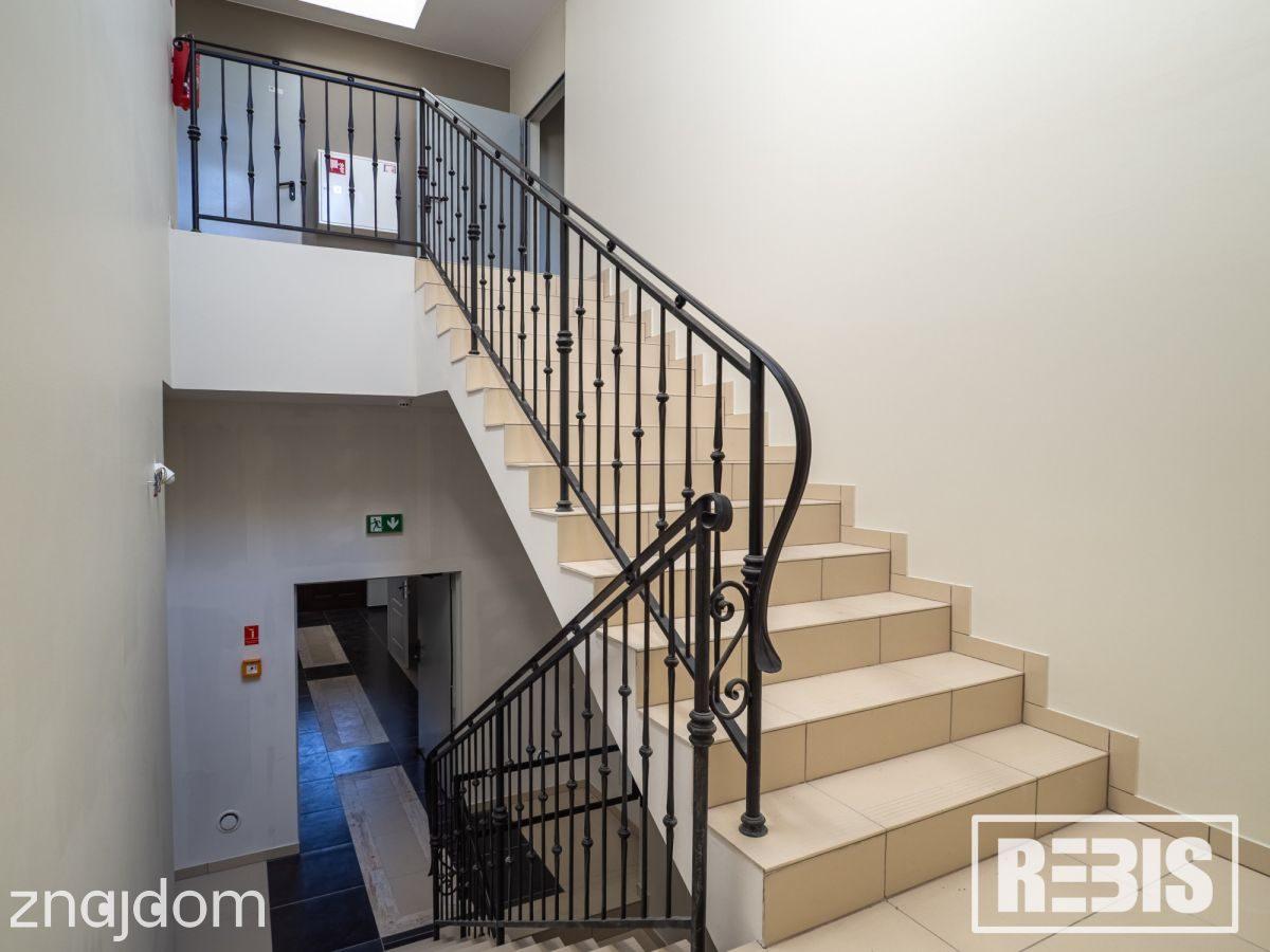 Nieruchomość komercyjna 1107 m², działka 1,1 ha - zdjęcie 11