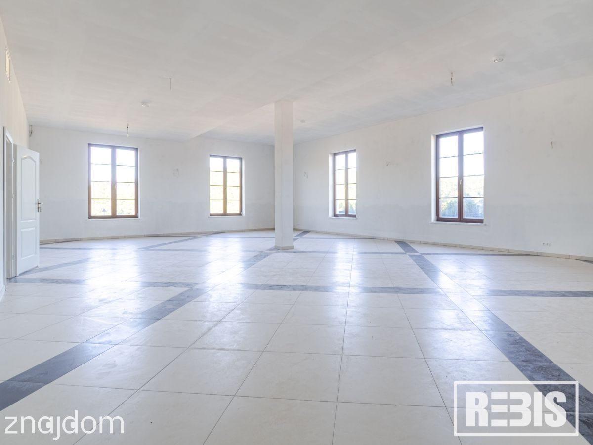 Nieruchomość komercyjna 1107 m², działka 1,1 ha - zdjęcie 10