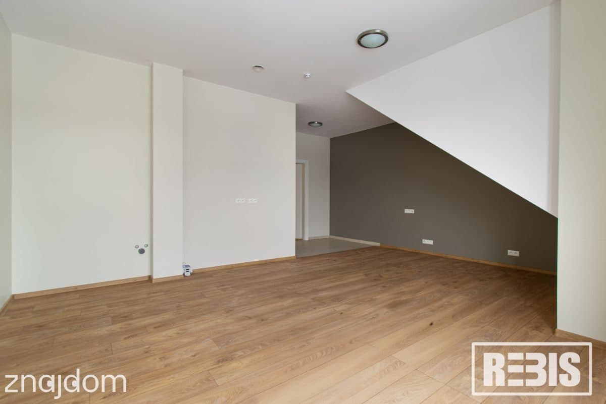 Nieruchomość komercyjna 1107 m², działka 1,1 ha - zdjęcie 13