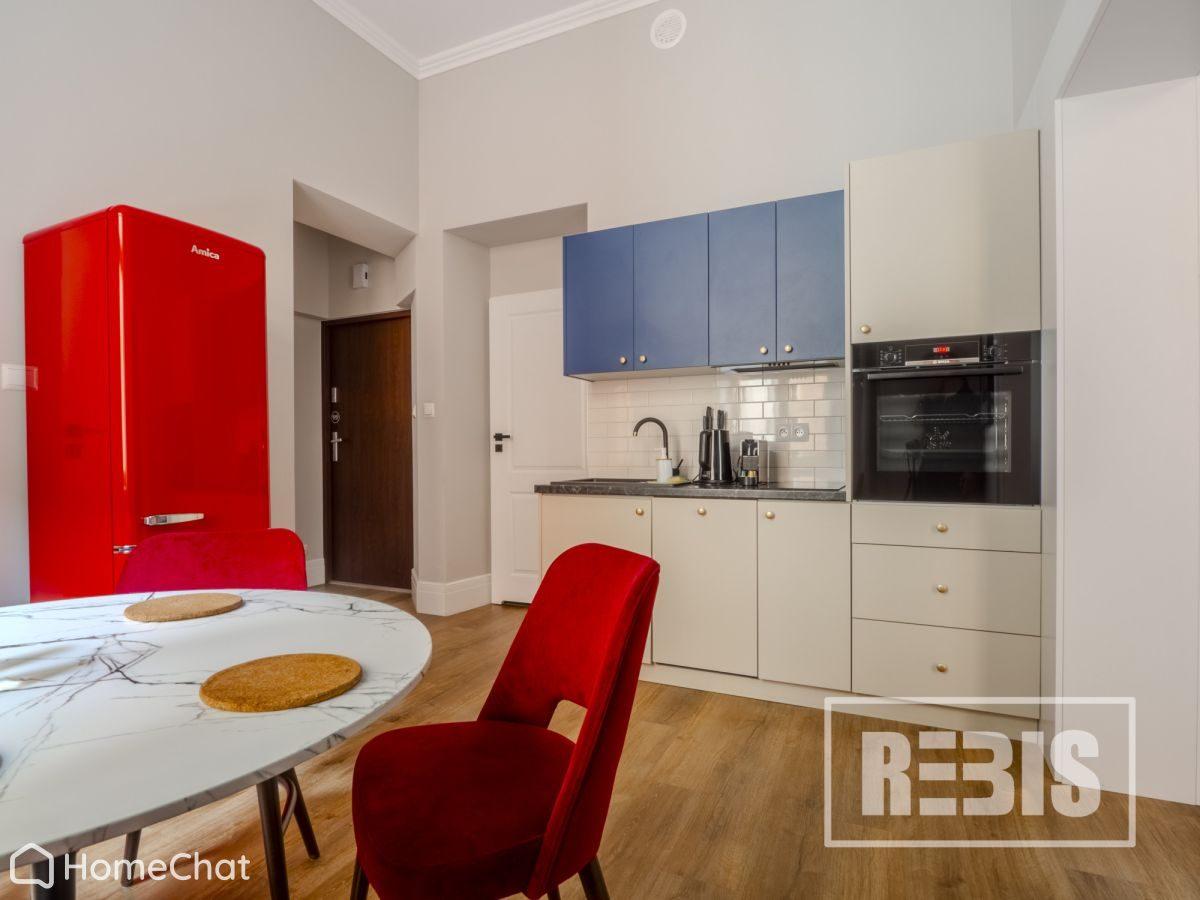 ENG| Stare miasto, plac na groblach 50m2, 2 pokoje