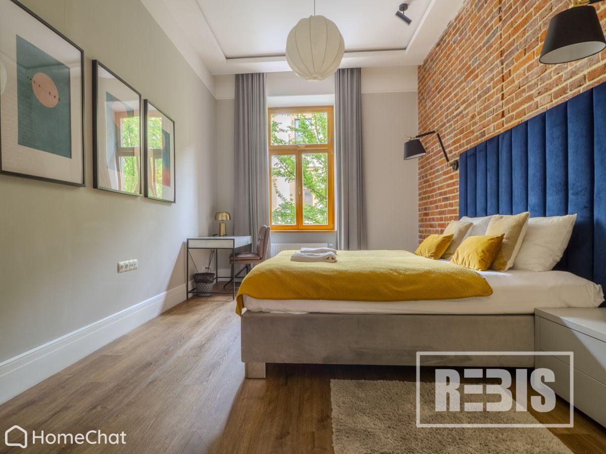 ENG| Stare miasto, plac na groblach 50m2, 2 pokoje