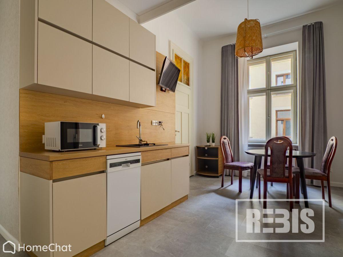 ENG| Stare miasto 80m2 , plac na groblach, 3 pok.