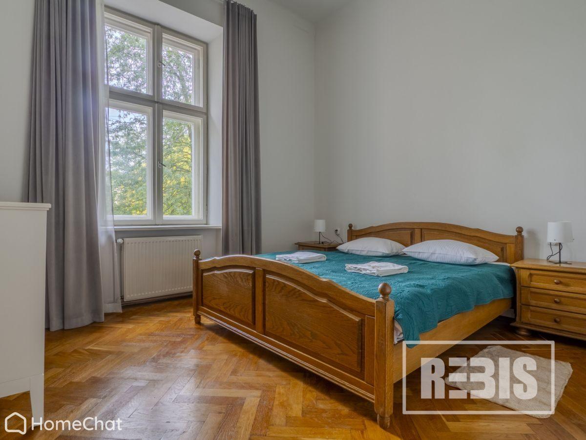 ENG| Stare miasto 80m2 , plac na groblach, 3 pok.