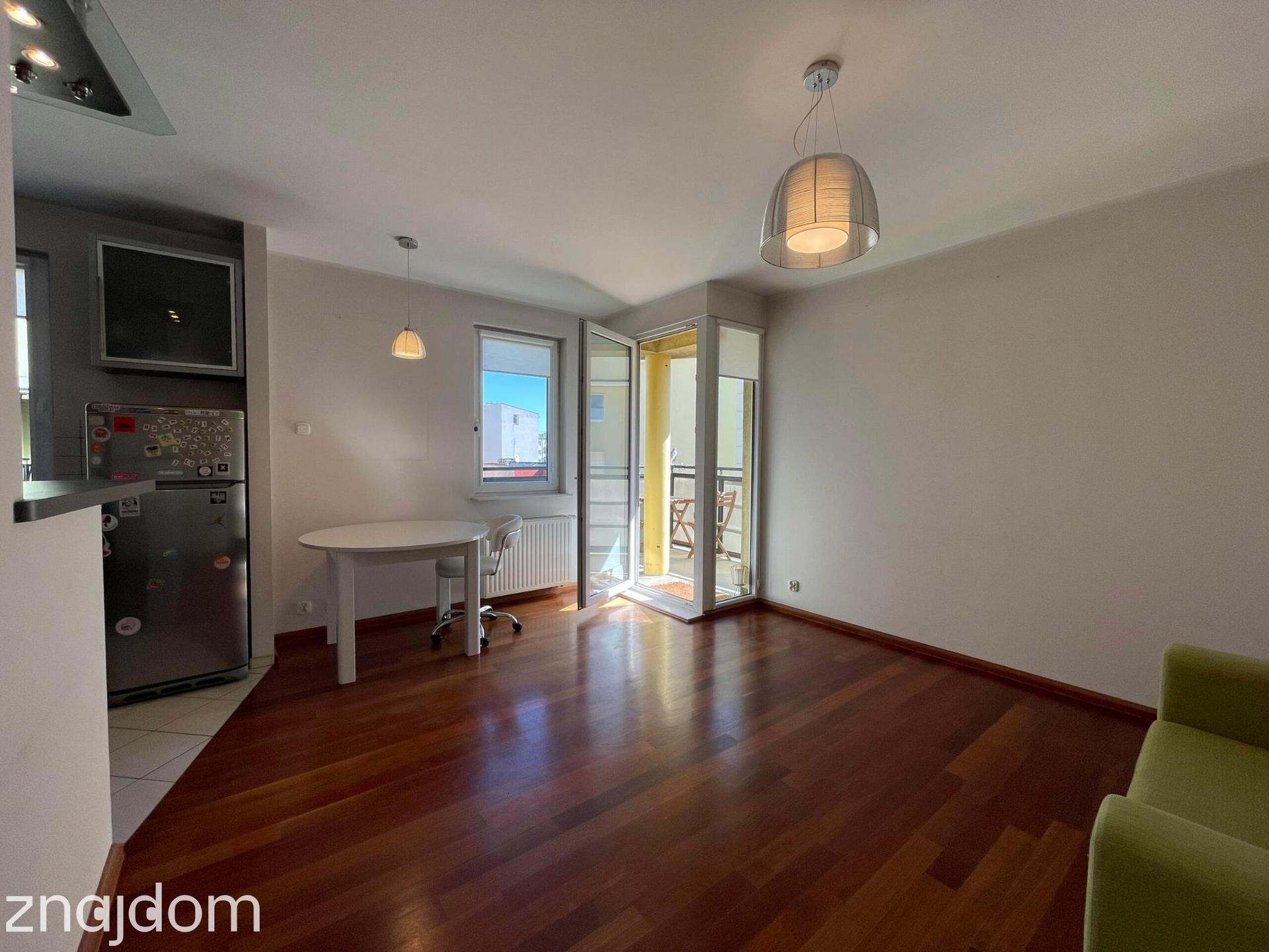 Przestronne 3 pokoje | balkon | dwa miejsca garażowe - zdjęcie 4