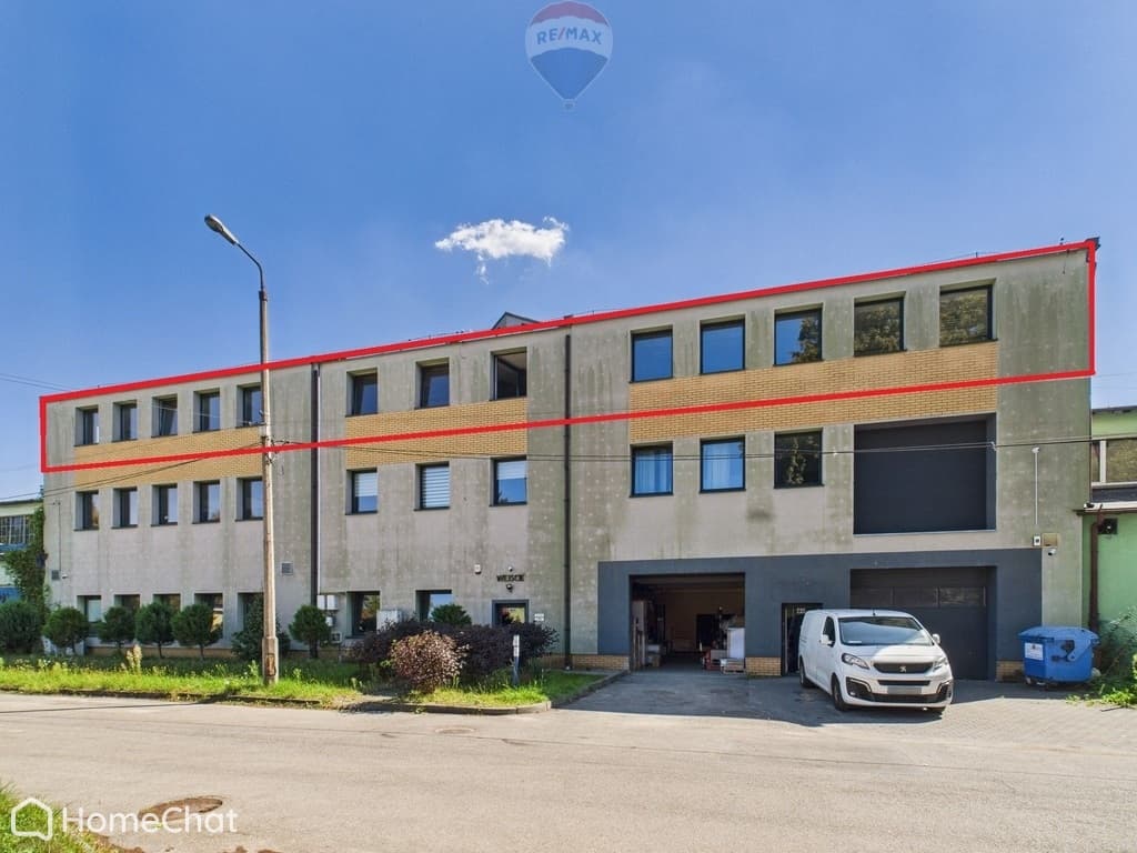 Całe piętro biurowca 630 m² z windą i parkingiem