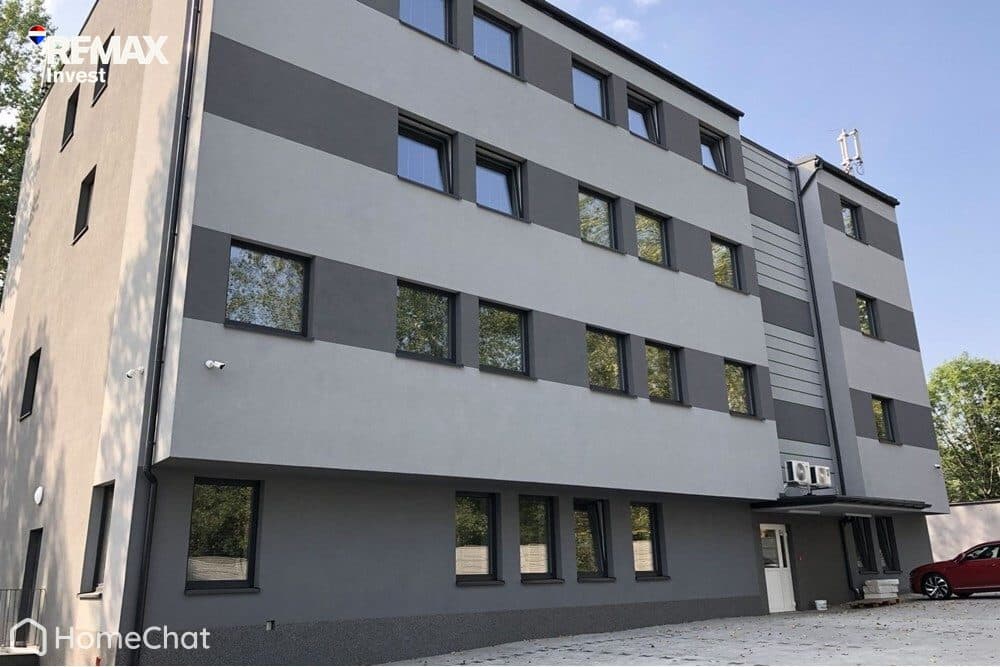 Budynek komercyjny działający hotel pracowniczy