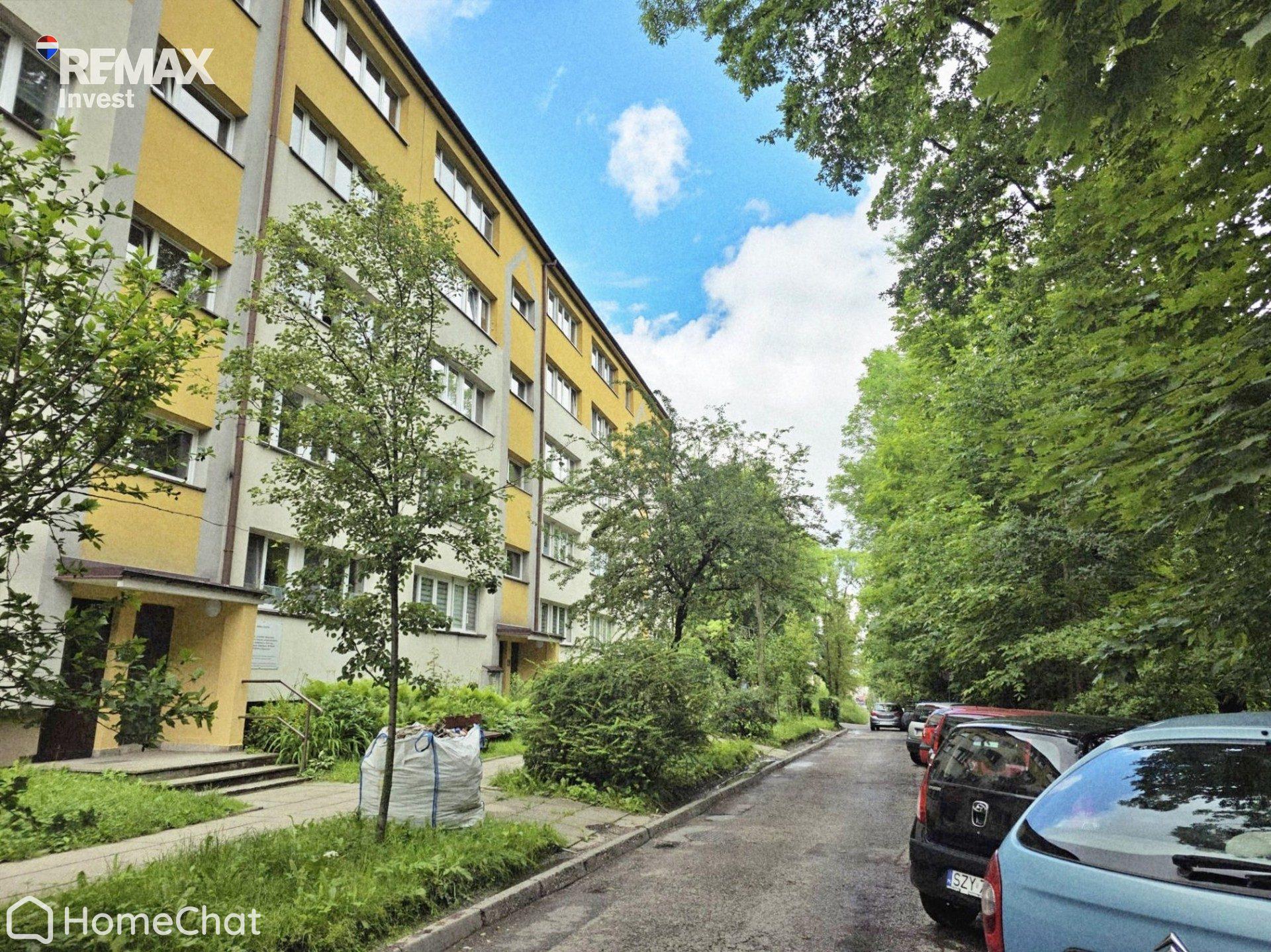 Balkon, zieleń i centrum miasta