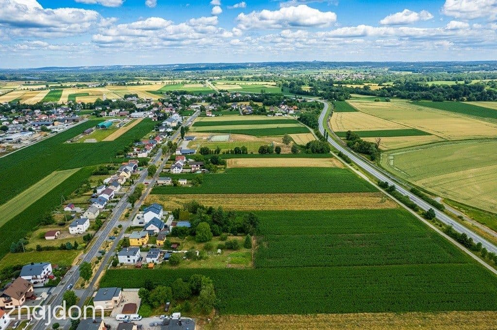 Działka w sąsiedztwie Biedronki