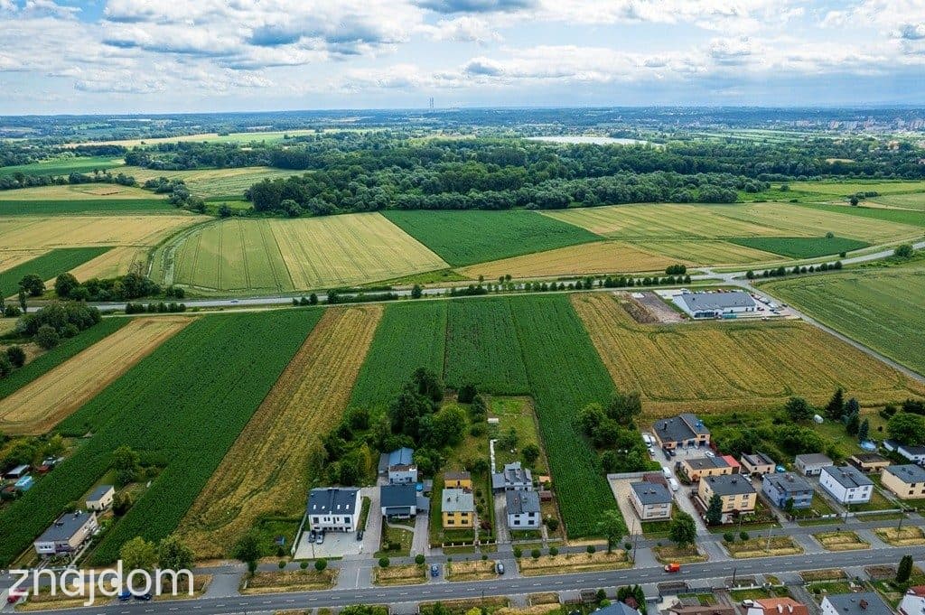 Działka w sąsiedztwie Biedronki - zdjęcie 2