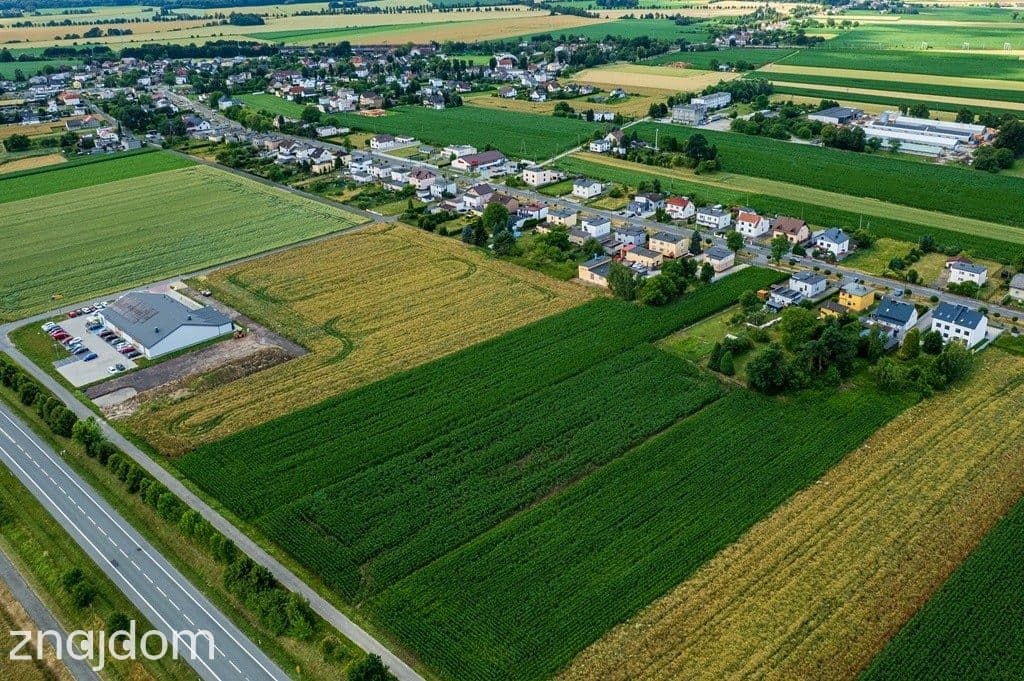 Działka w sąsiedztwie Biedronki - zdjęcie 4