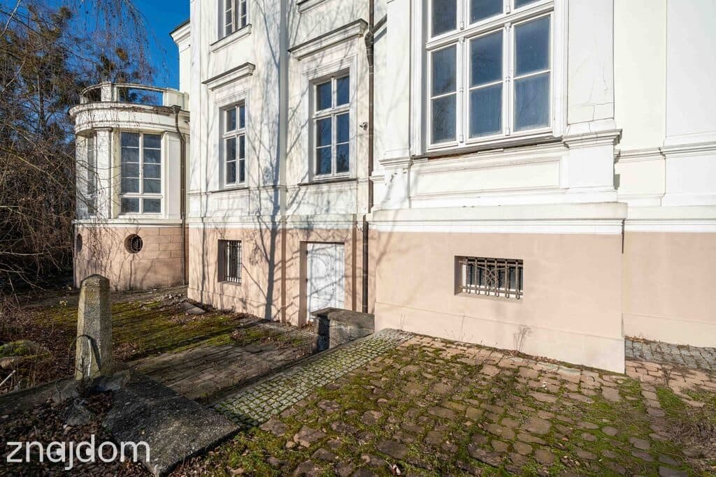 PAŁAC NAD JEZIOREM | 4 HA | GOTOWY DO ARANŻACJI - zdjęcie 3