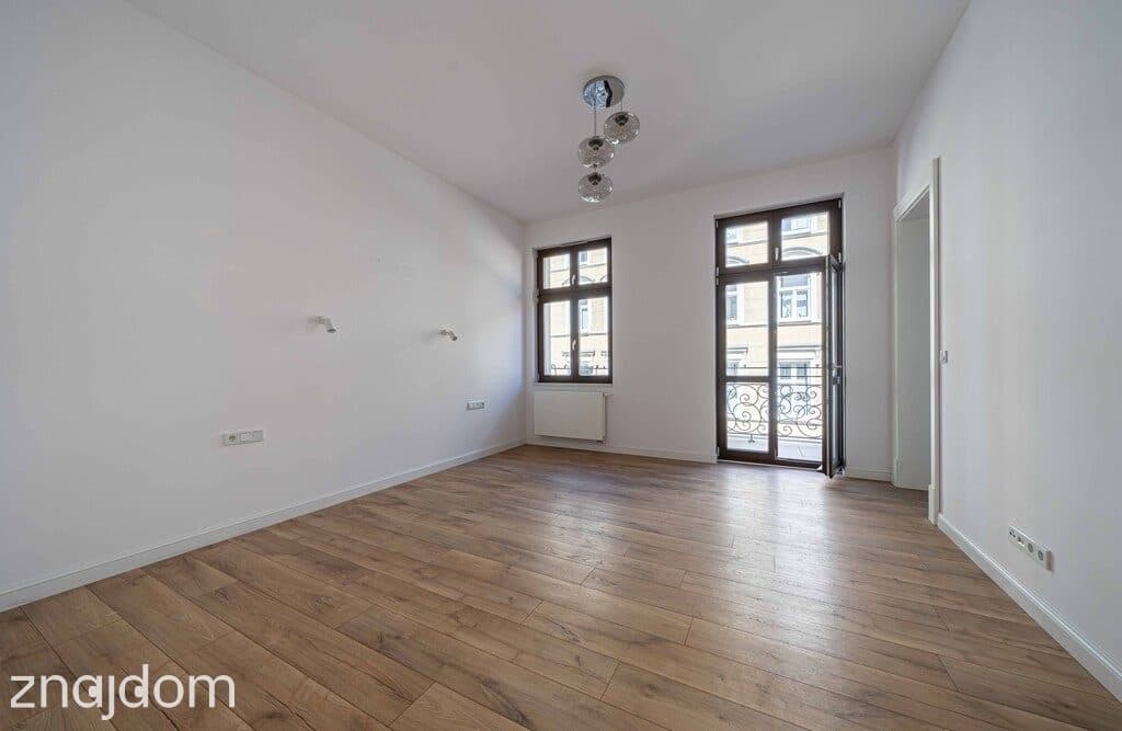 Apartament w "Żelazku", dwa balkony, m.postojowe - zdjęcie 12