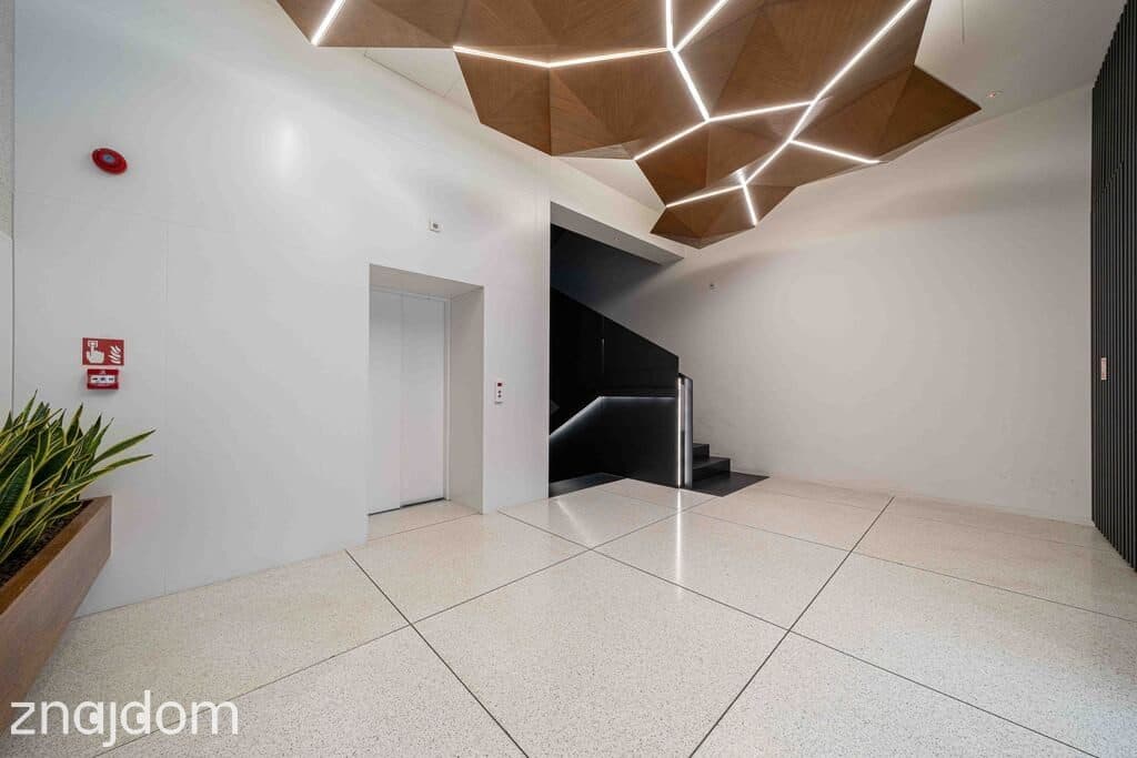 Apartament w "Żelazku", dwa balkony, m.postojowe - zdjęcie 6