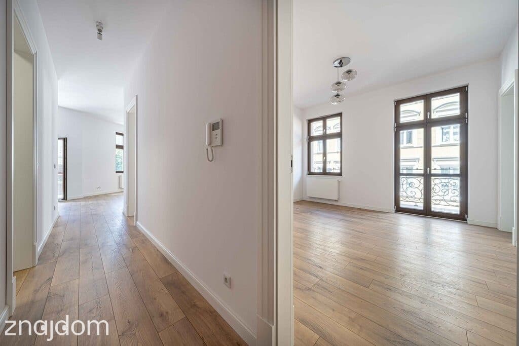 Apartament w "Żelazku", dwa balkony, m.postojowe - zdjęcie 7