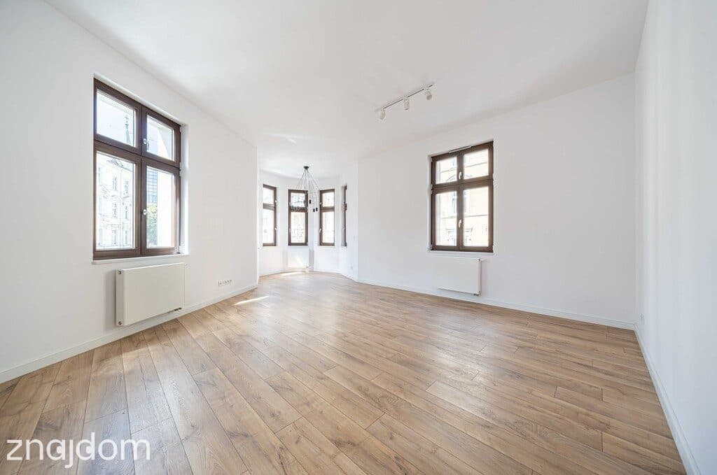 Apartament w "Żelazku", dwa balkony, m.postojowe - zdjęcie 8
