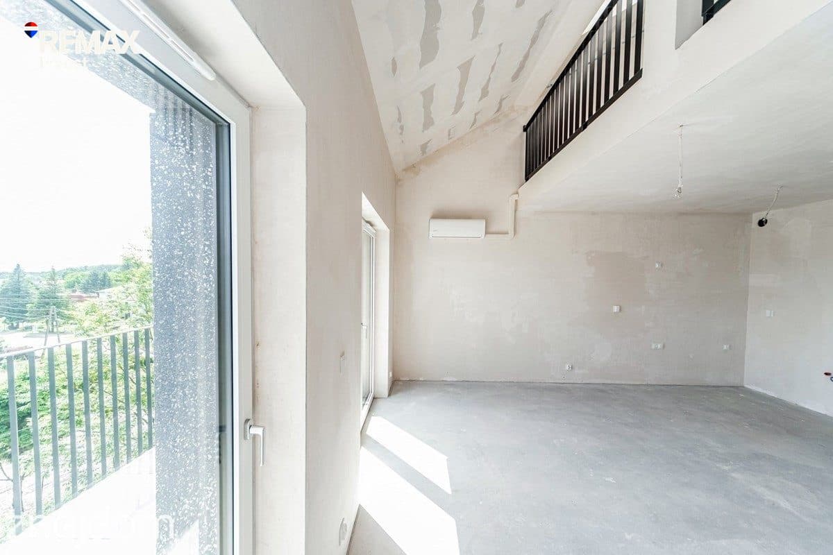 Duże mieszkanie z antresolą i balkonem - zdjęcie 7