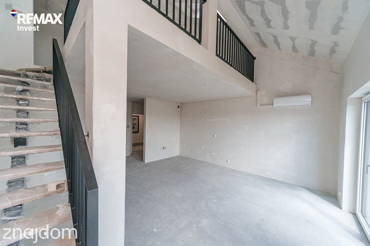 Duże mieszkanie z antresolą i balkonem - zdjęcie 6