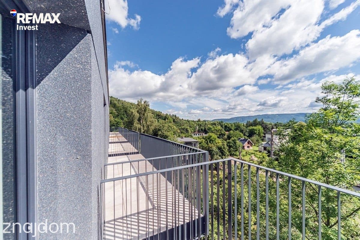 Duże mieszkanie z antresolą i balkonem