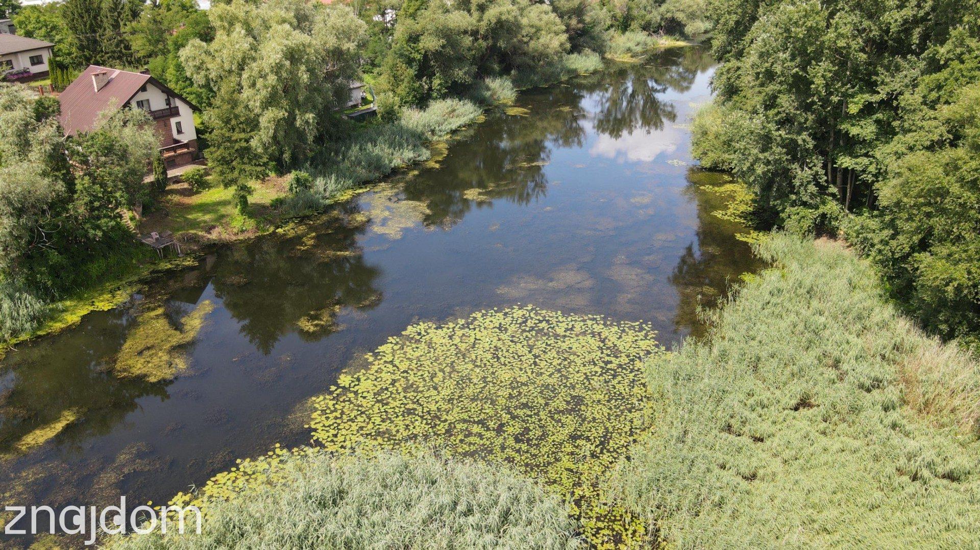 Dom nad Wisłą z tarasem i widokiem na wodę - zdjęcie 15