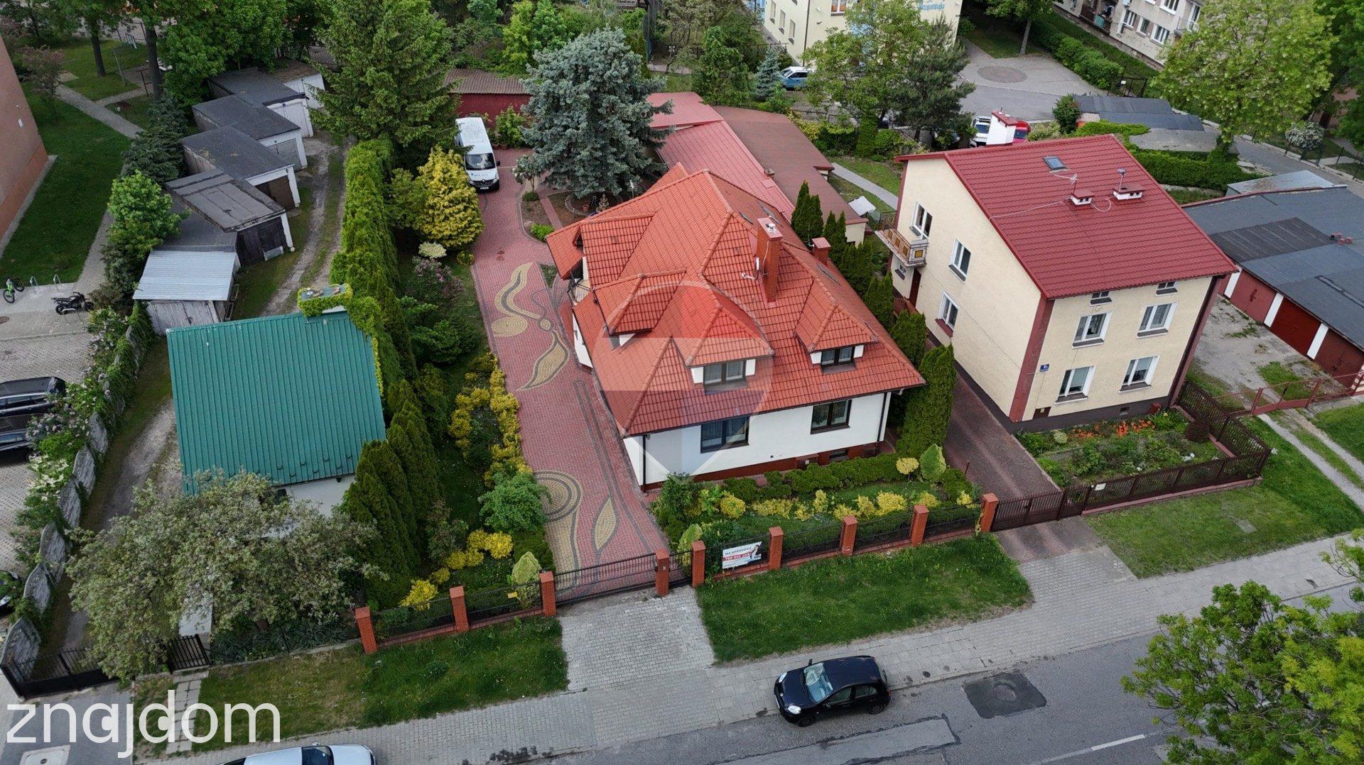 Dom z domkiem gościnnym  i ogrodem Radom Staroopatowska