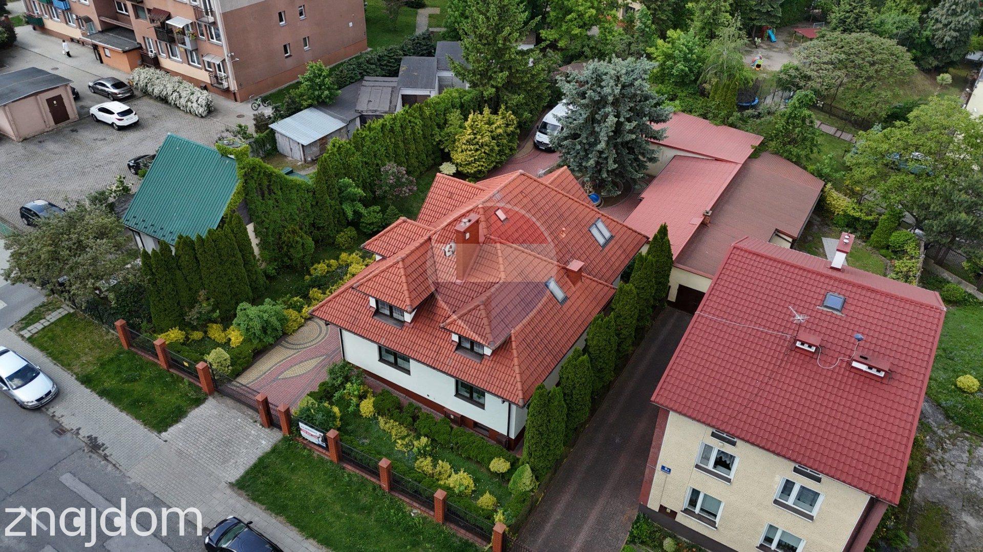 Dom z domkiem gościnnym i ogrodem Radom Staroopatowska - zdjęcie 4