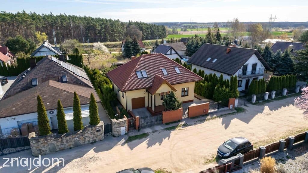 Przytulny i funkcjonalny dom w Kiekrzu. - zdjęcie 19