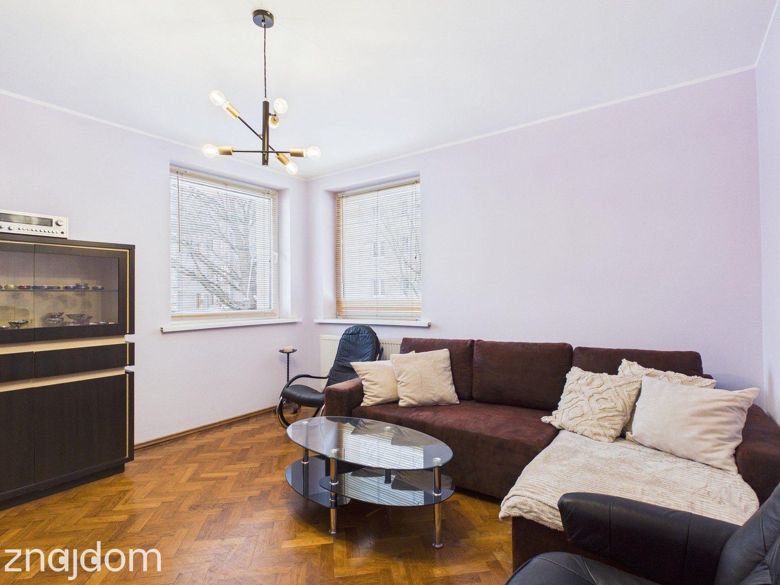 Dwupoziomowe mieszkanie, Kamienica z parkingiem - zdjęcie 9