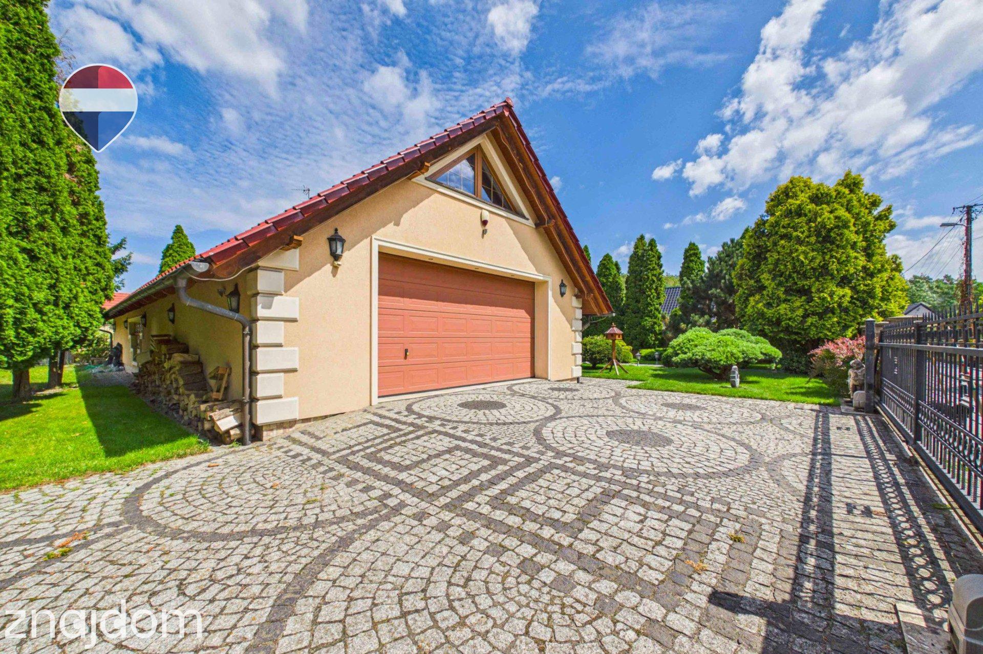 Przestronny dom z basenem - zdjęcie 19
