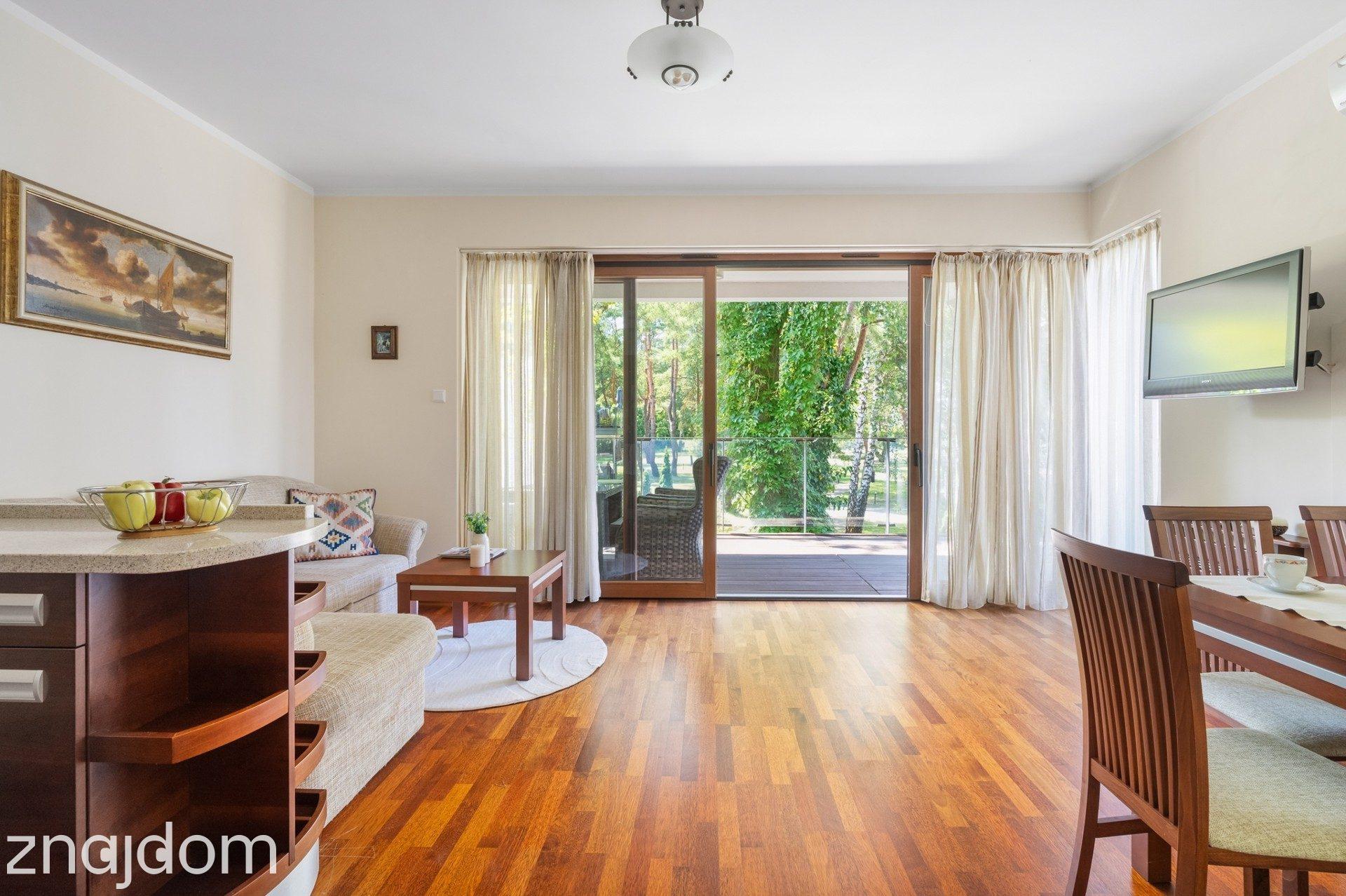 Apartament z dużym tarasem nad Zalewem Zegrzyńskim - zdjęcie 6