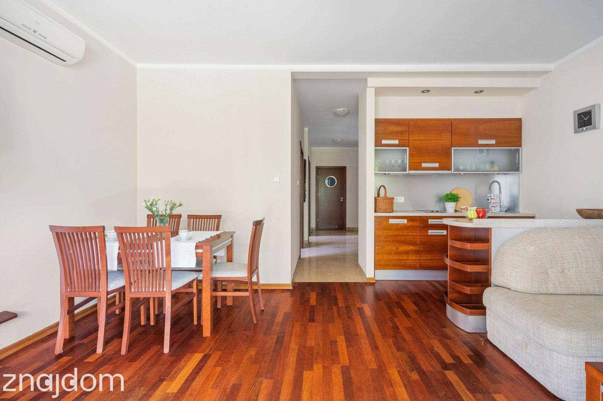 Apartament z dużym tarasem nad Zalewem Zegrzyńskim - zdjęcie 9