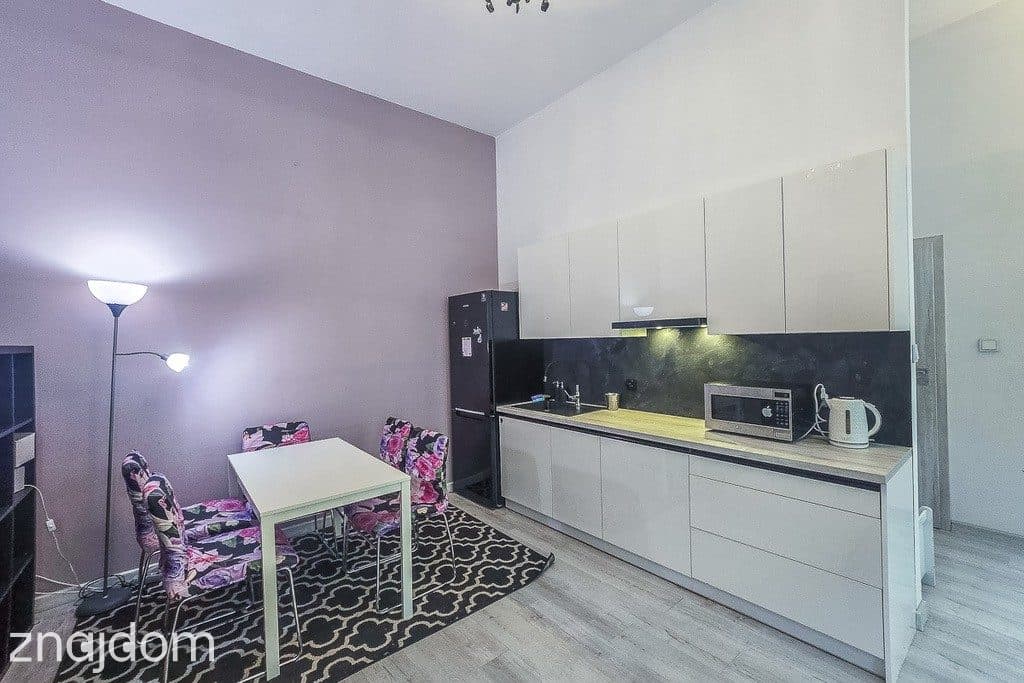 Łódź Centrum | 2 pokoje z antresolą, po remoncie - zdjęcie 2