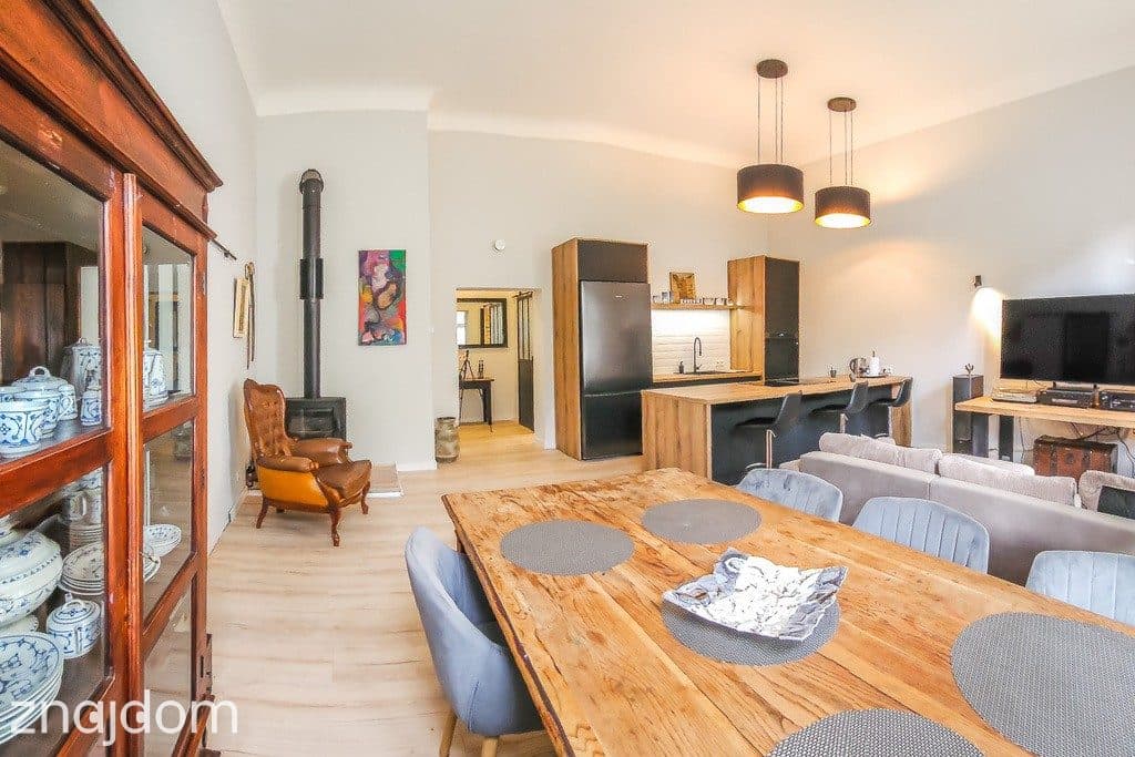 Pałacowe 70 m² z ogrodem i 87 m² piwnicą