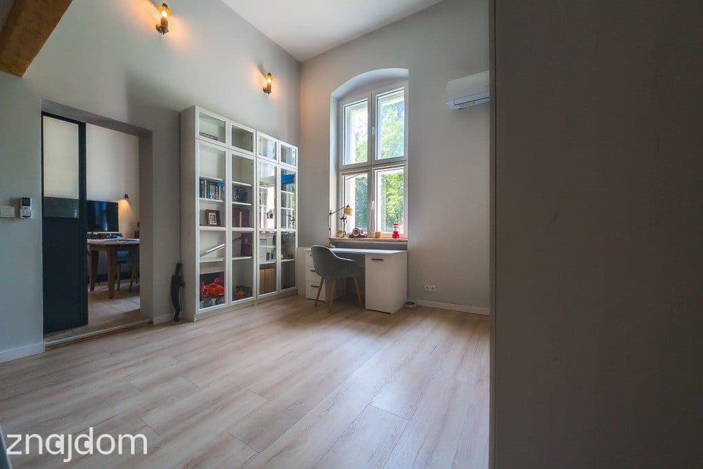 Pałacowe 70 m² z ogrodem i 87 m² piwnicą - zdjęcie 11