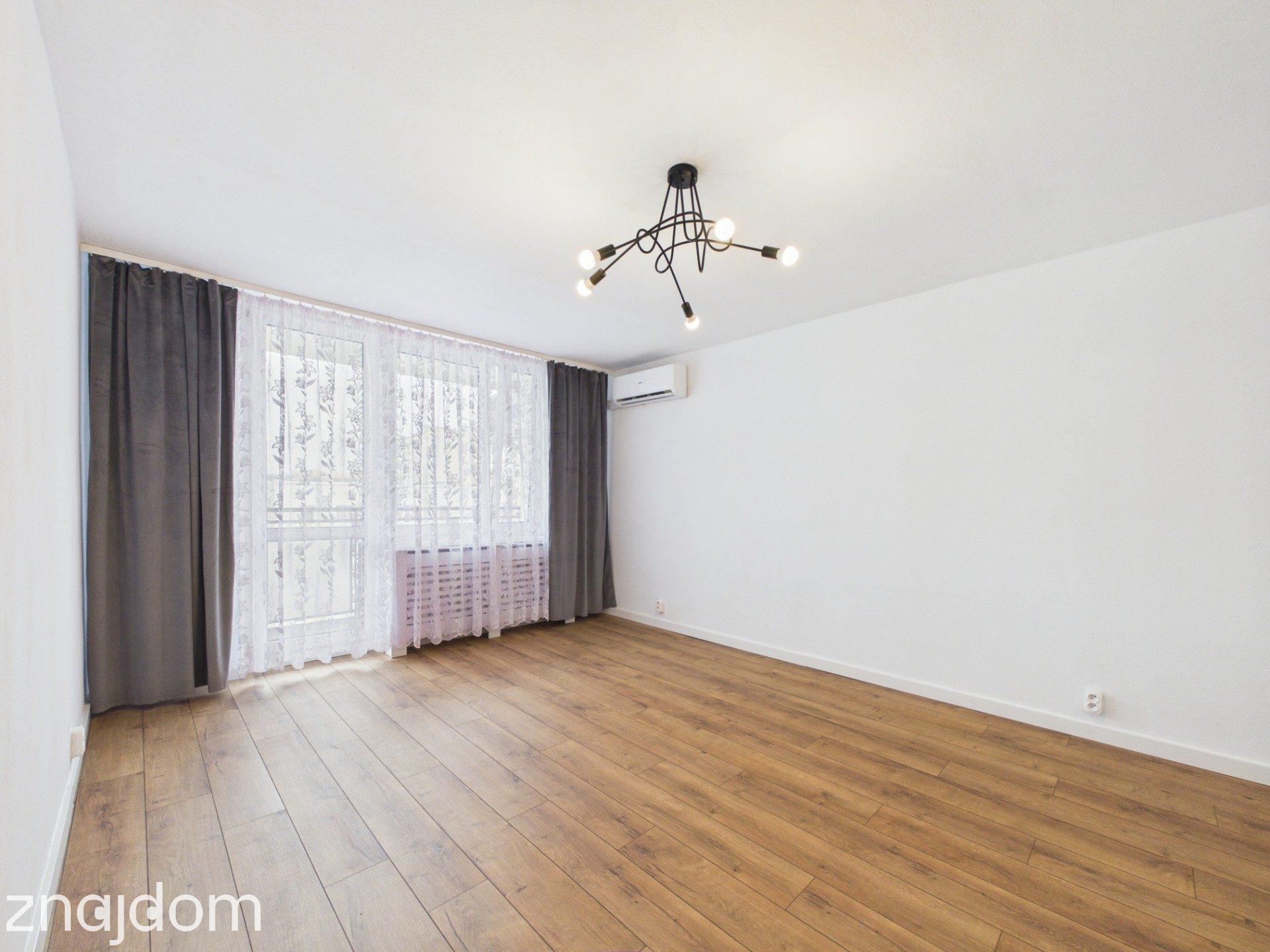 klimatyzacja| świetna lokalizacja | duży balkon