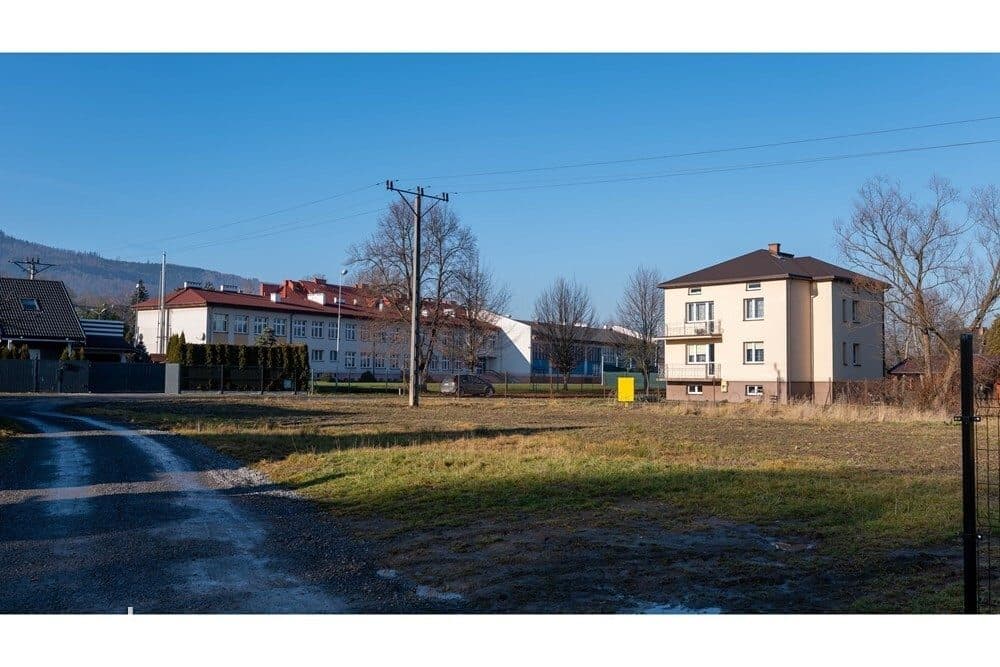 Działka budowlana w sercu Buczkowic - zdjęcie 3