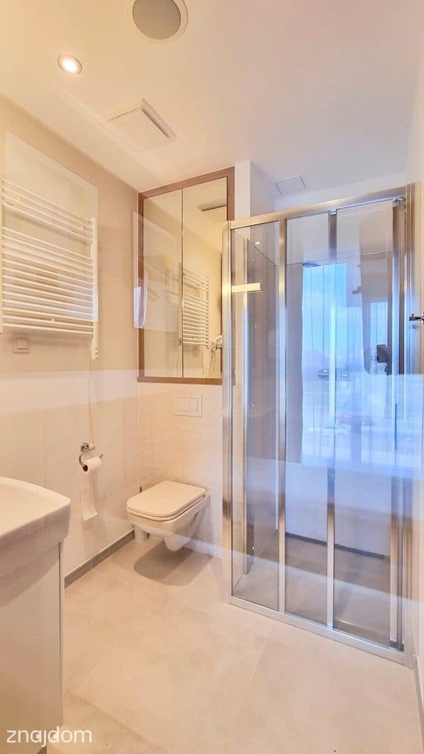 Do wynajęcia lokal w standardzie hotelowym. Media i Internet w cenie. - zdjęcie 5