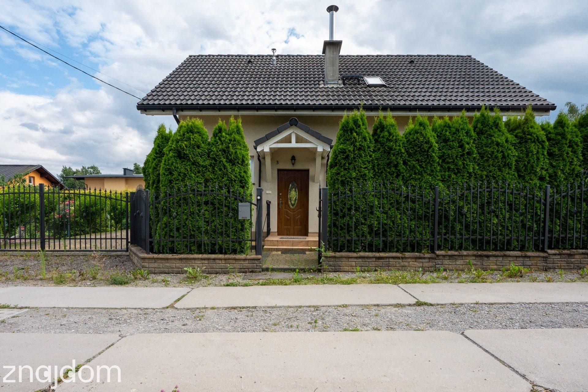 Gotowy do zamieszkania dom w Bystrej - zdjęcie 2
