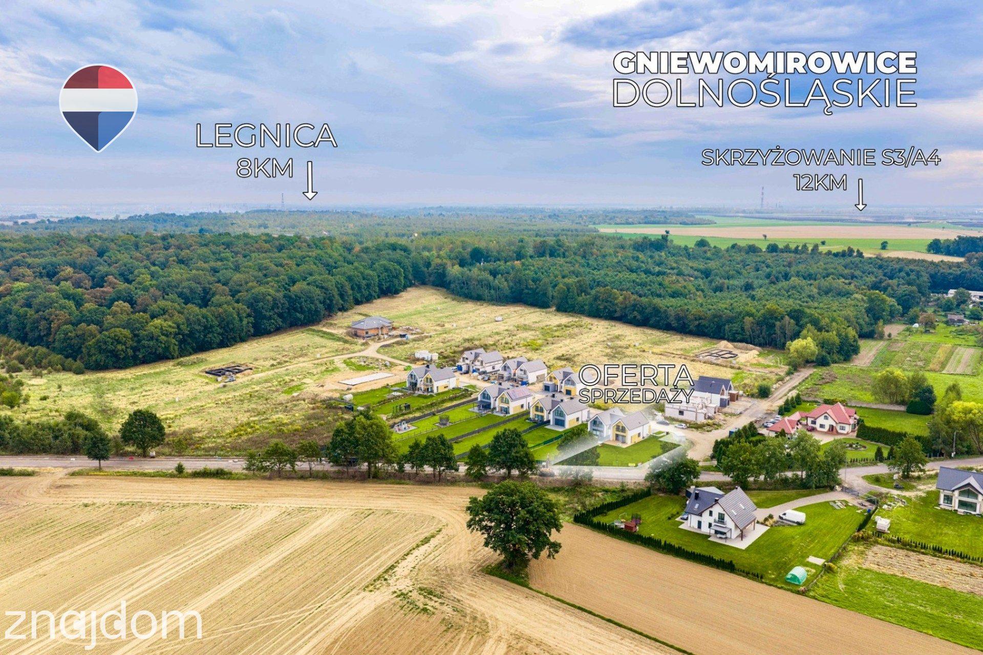 Nowoczesny bliźniak z ogrodem i dużym tarasem - zdjęcie 20