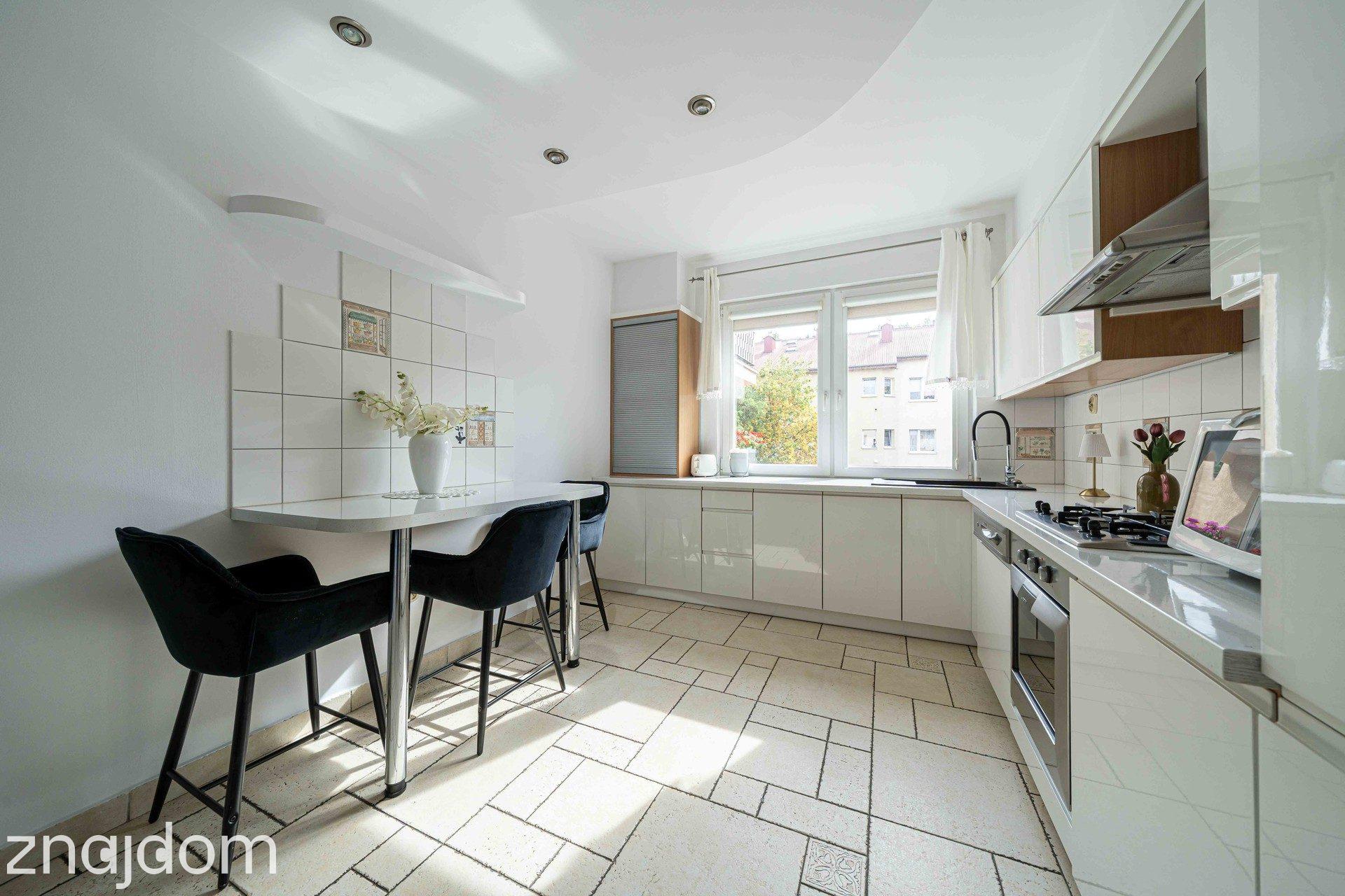 Apartament balkon piwnica Strzeszyn - zdjęcie 11