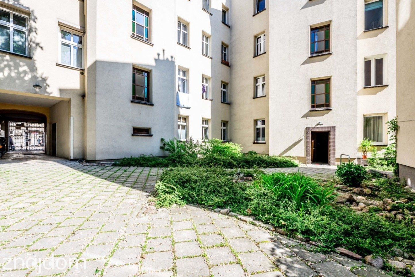 Urocza kawalerka parter Wilda - zdjęcie 12