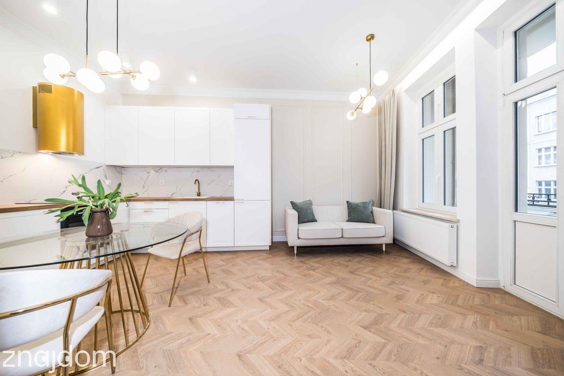 Urządzone dwa pokoje balkon kamienica Wilda - zdjęcie 5