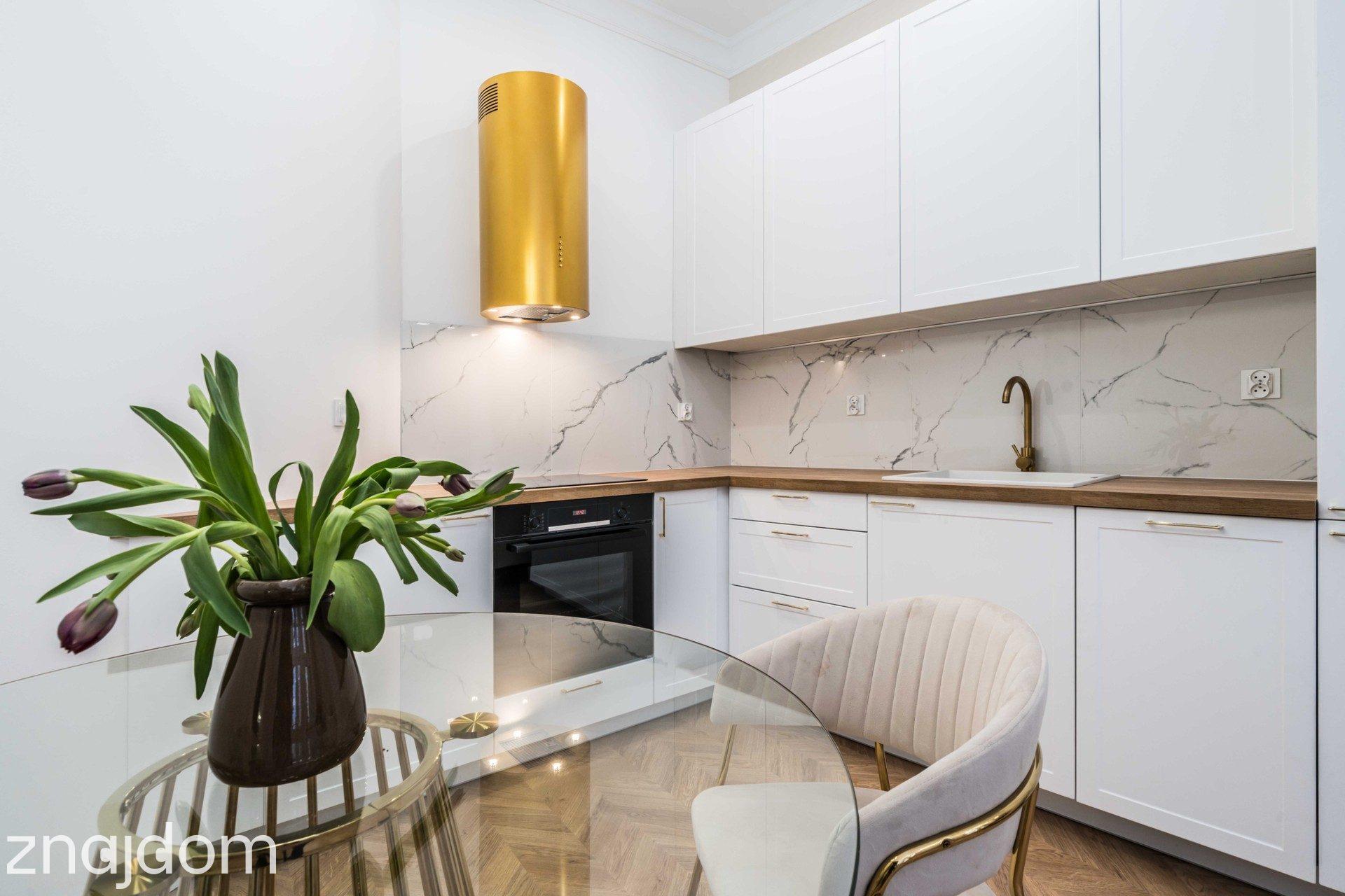 Urządzone dwa pokoje balkon kamienica Wilda - zdjęcie 7