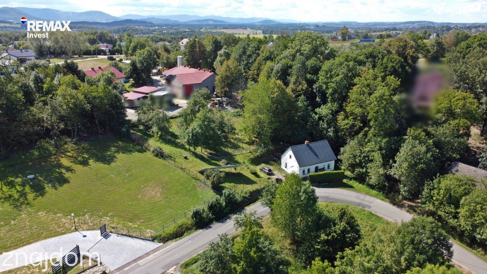 Urokliwy dom w Łazach (75m2) + strych do adaptacji - zdjęcie 2